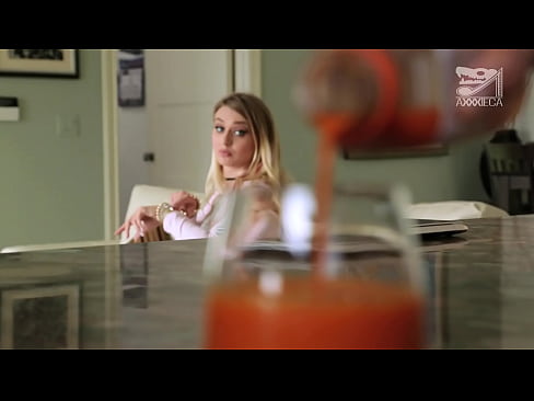 ❤️ Intombazana eshushu enamabele amakhulu kunye ne-pussy eqinile ifumana inkuku kwilahleko, kodwa inzima kakhulu ❌  kuthi  ❤